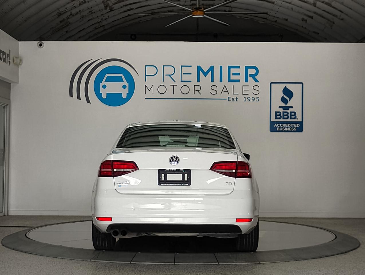 Volkswagen Jetta 1.4T S 6A 2017