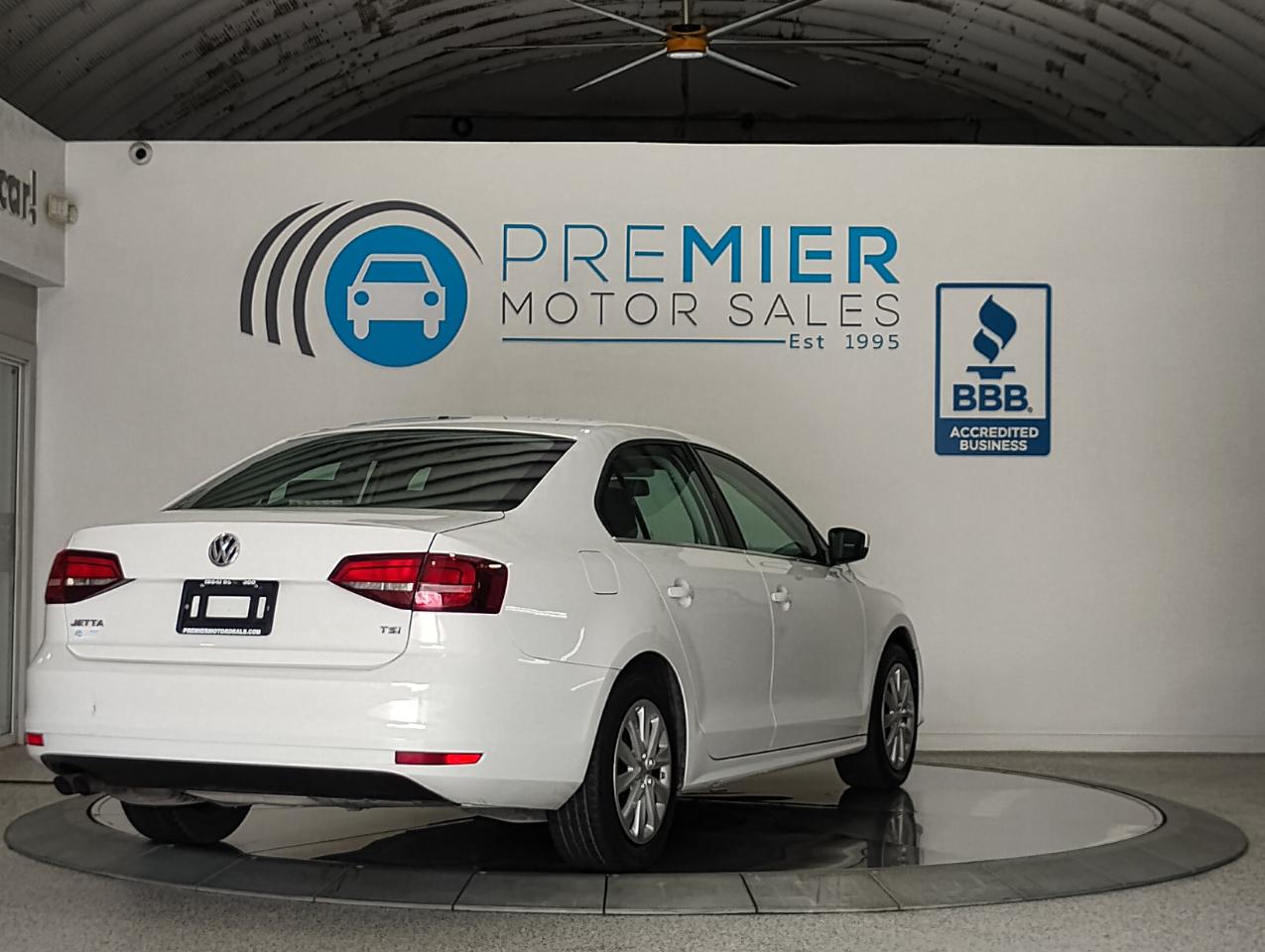 Volkswagen Jetta 1.4T S 6A 2017