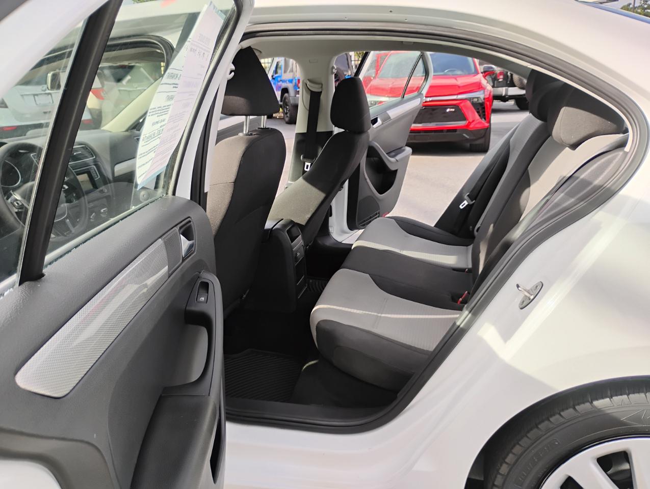 Volkswagen Jetta 1.4T S 6A 2017