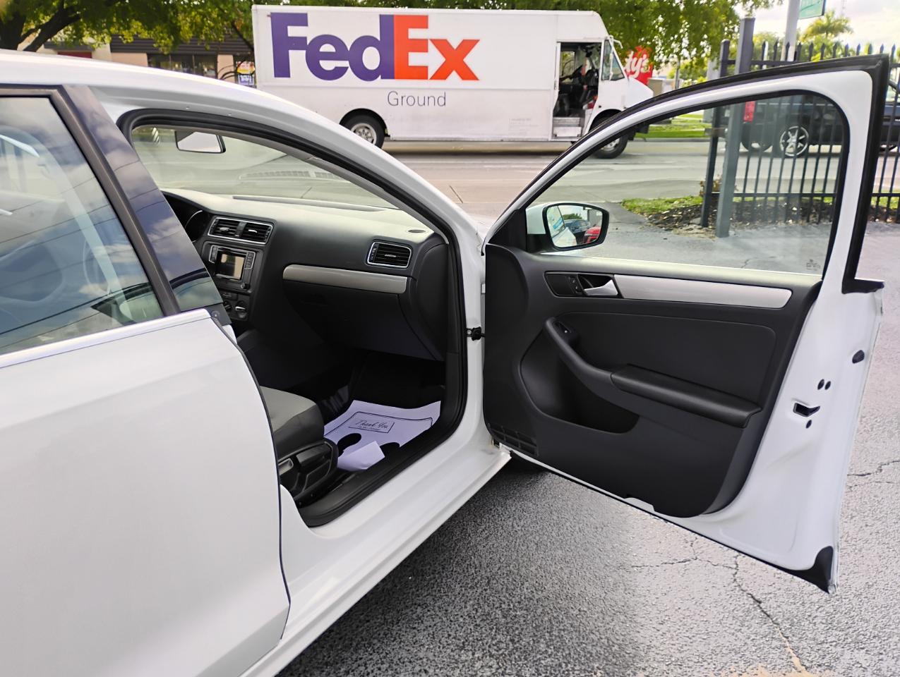 Volkswagen Jetta 1.4T S 6A 2017