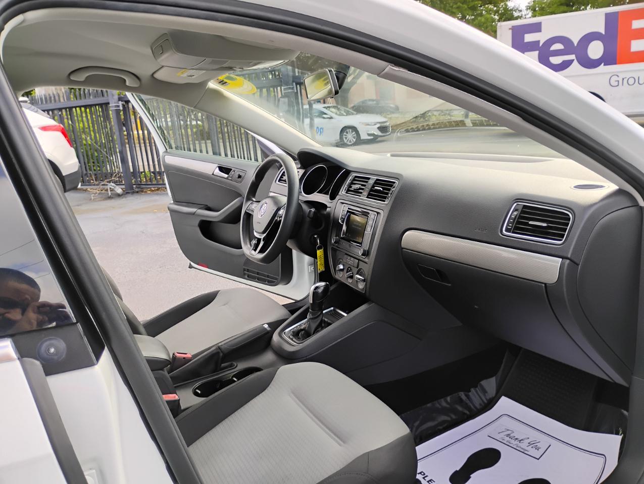 Volkswagen Jetta 1.4T S 6A 2017