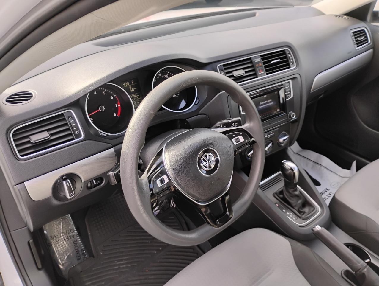 Volkswagen Jetta 1.4T S 6A 2017