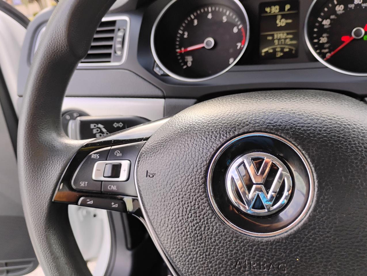 Volkswagen Jetta 1.4T S 6A 2017