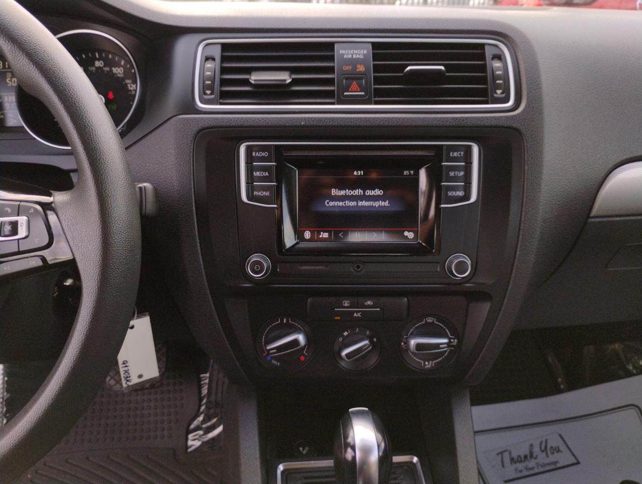 Volkswagen Jetta 1.4T S 6A 2017