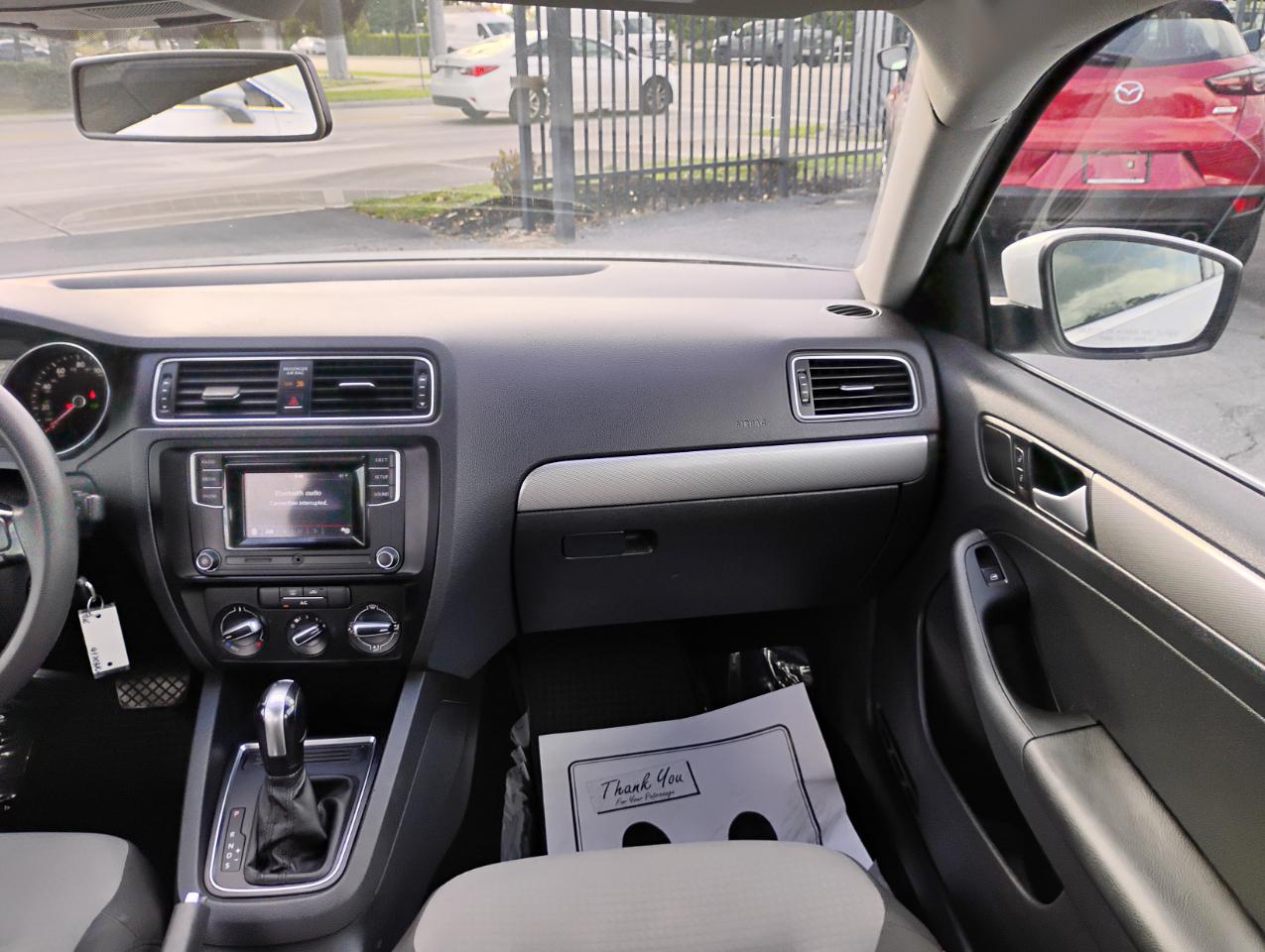 Volkswagen Jetta 1.4T S 6A 2017