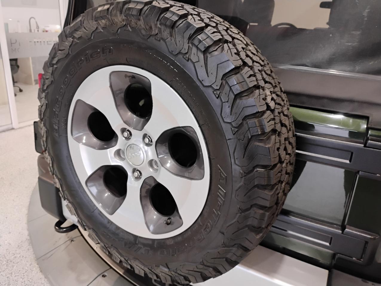 Jeep Wrangler Unlimited Sahara 4WD 2010