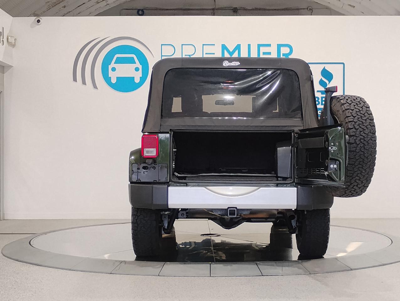 Jeep Wrangler Unlimited Sahara 4WD 2010