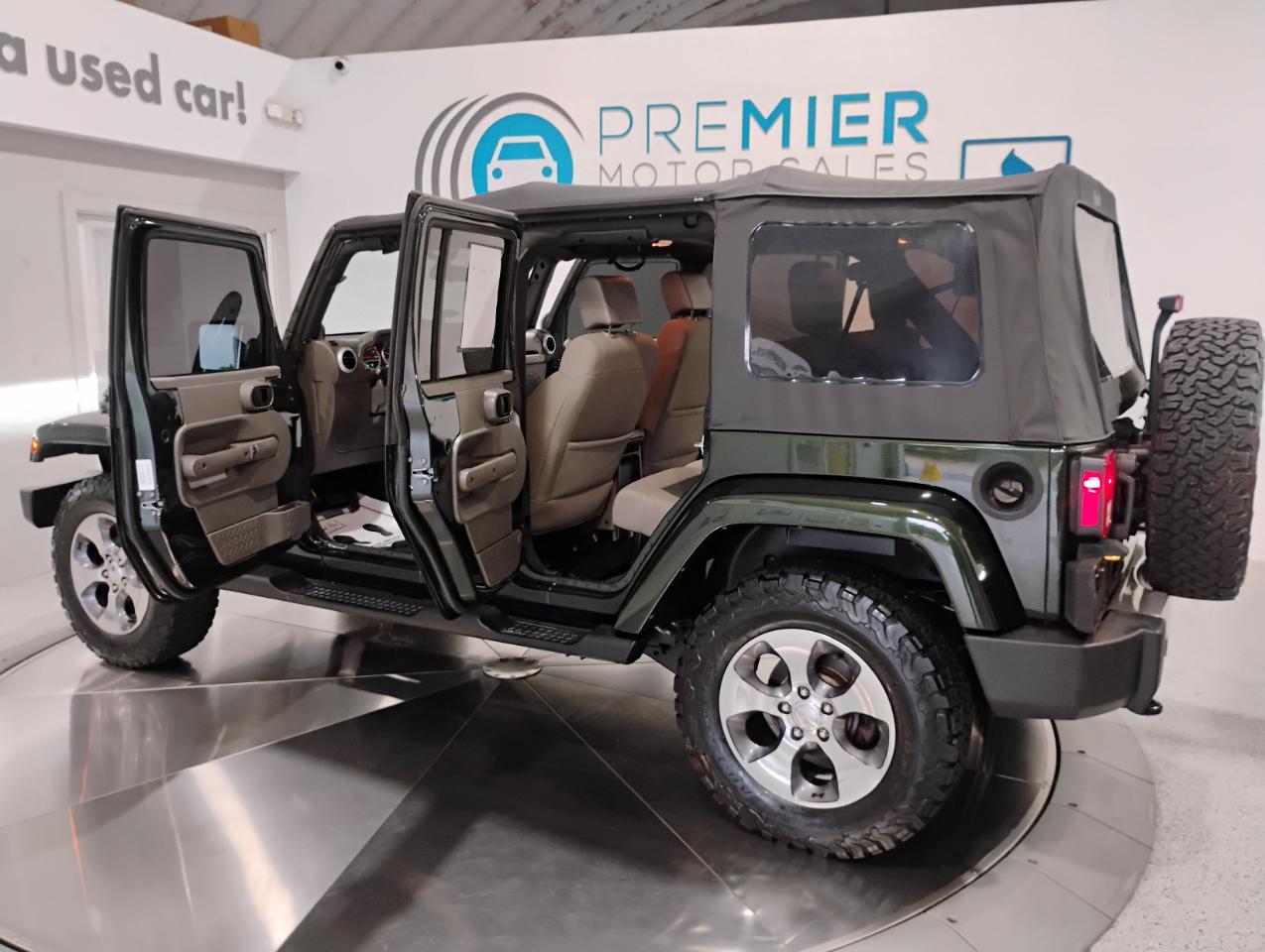 Jeep Wrangler Unlimited Sahara 4WD 2010