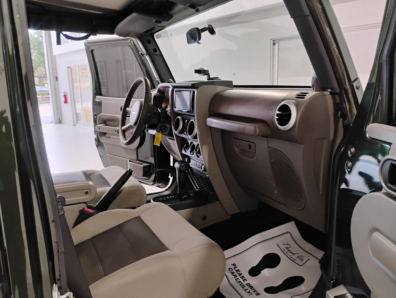 Jeep Wrangler Unlimited Sahara 4WD 2010