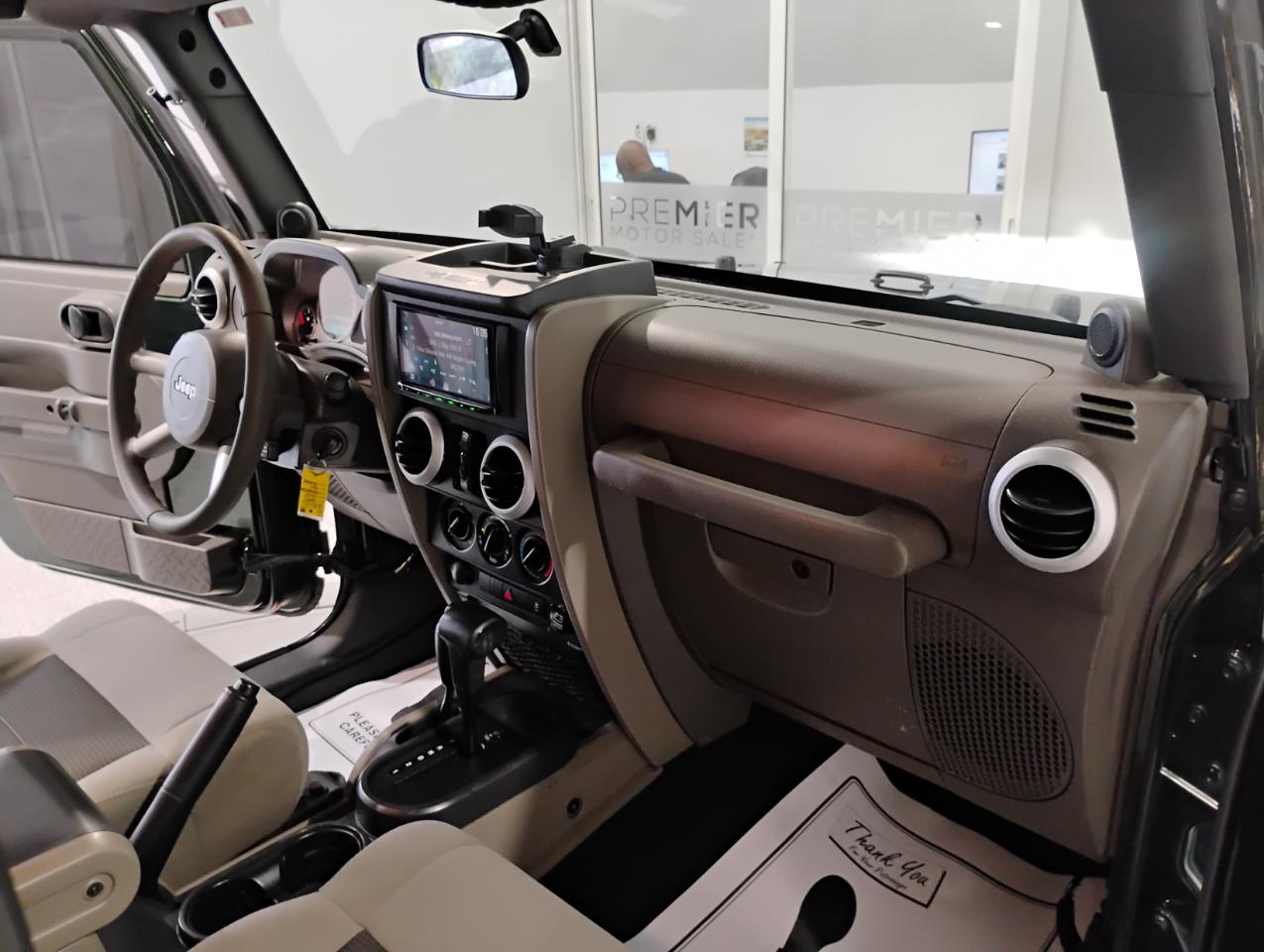 Jeep Wrangler Unlimited Sahara 4WD 2010