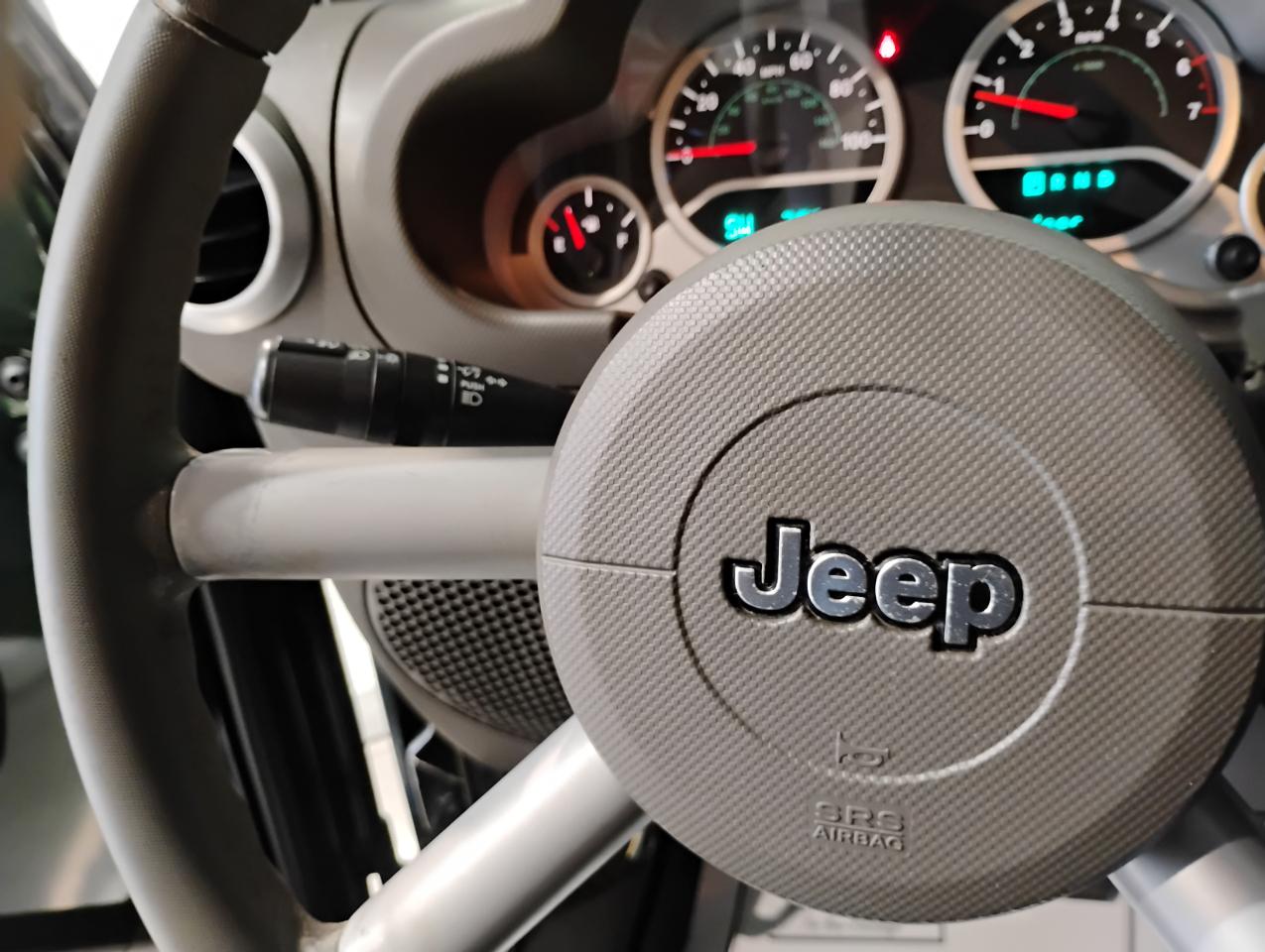Jeep Wrangler Unlimited Sahara 4WD 2010