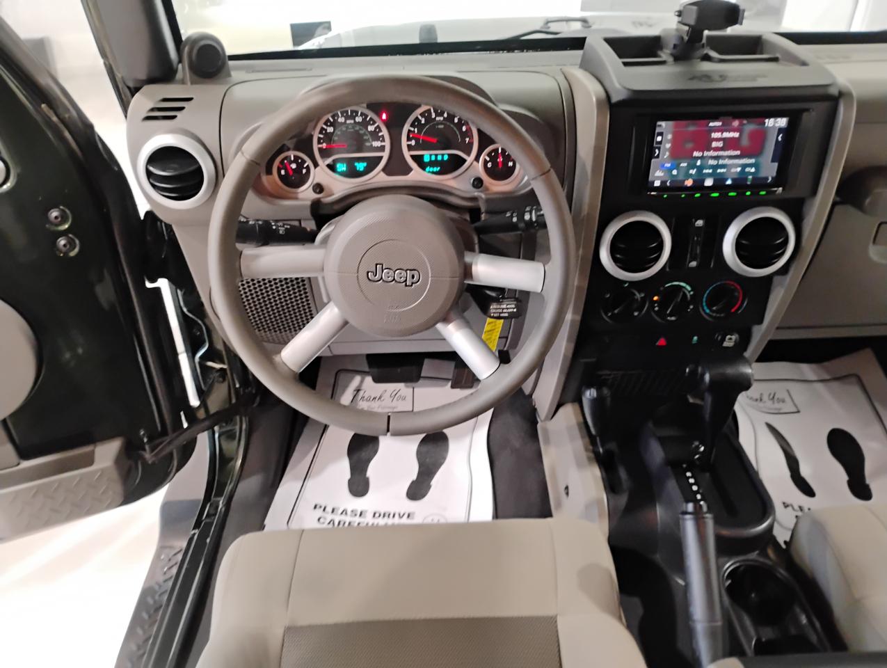 Jeep Wrangler Unlimited Sahara 4WD 2010