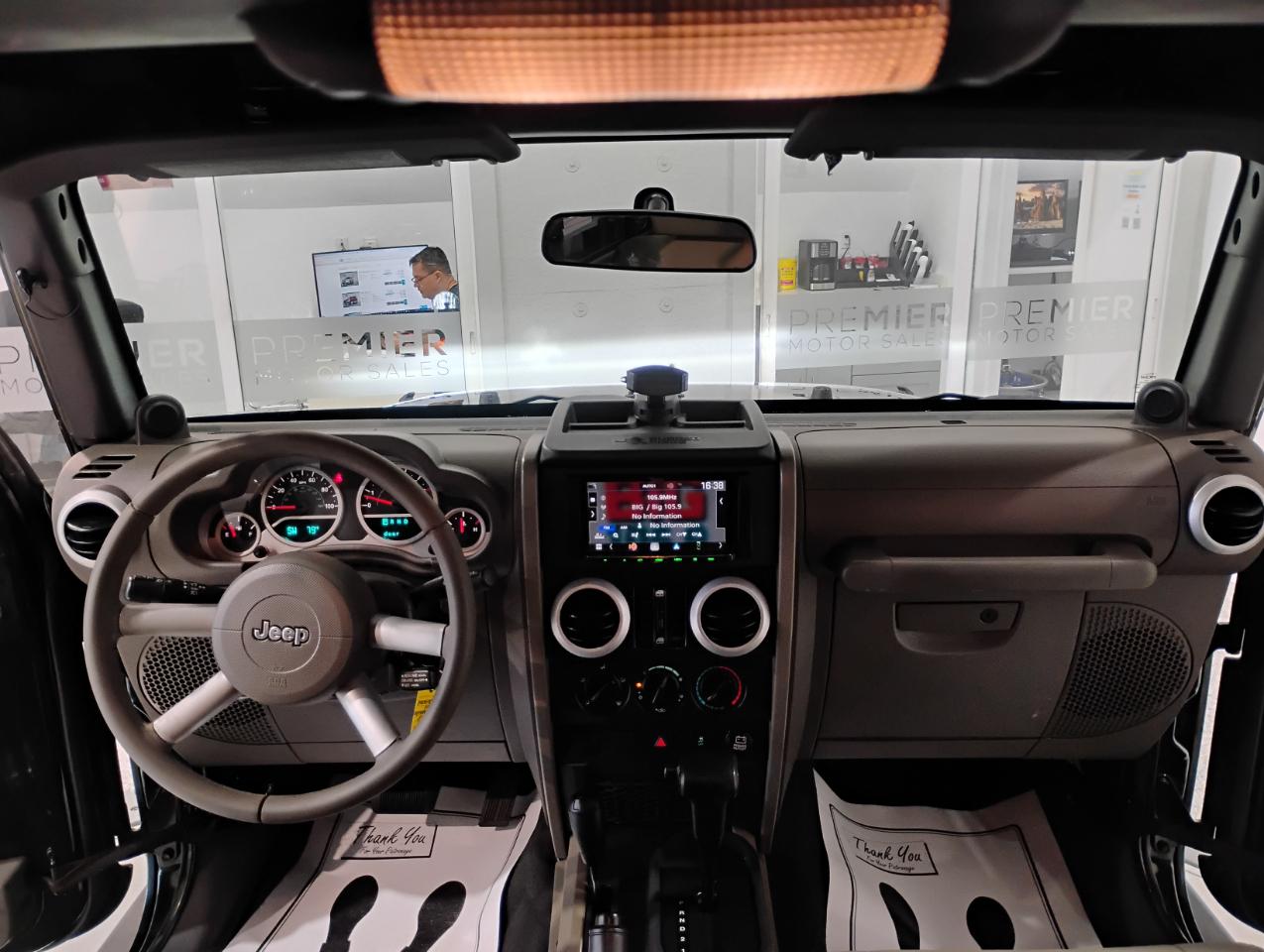 Jeep Wrangler Unlimited Sahara 4WD 2010