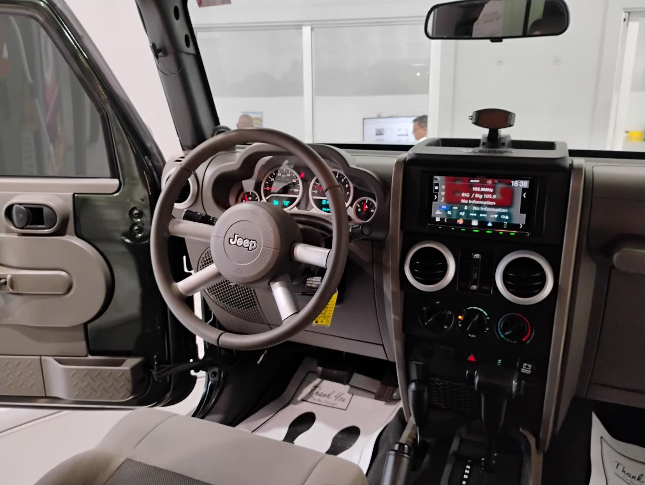 Jeep Wrangler Unlimited Sahara 4WD 2010