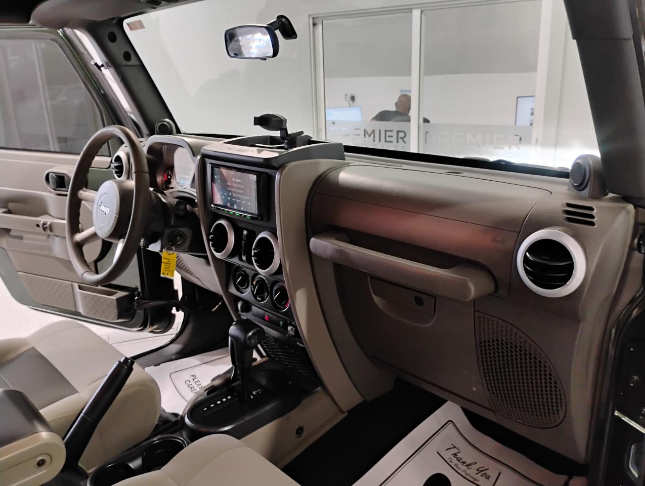 Jeep Wrangler Unlimited Sahara 4WD 2010