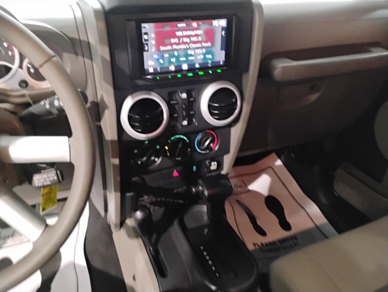 Jeep Wrangler Unlimited Sahara 4WD 2010
