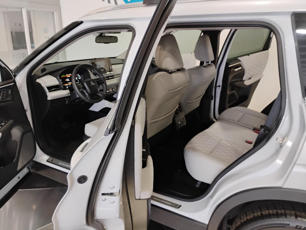 Mitsubishi Outlander SEL 2WD 2022