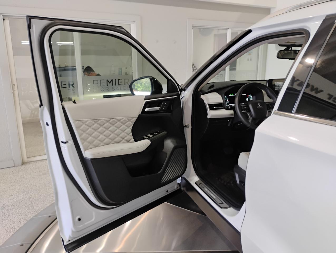Mitsubishi Outlander SEL 2WD 2022