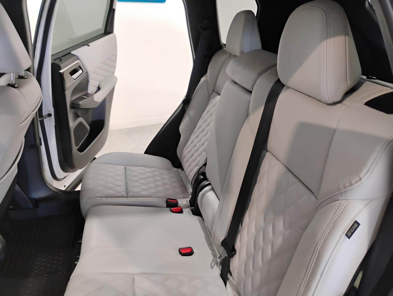 Mitsubishi Outlander SEL 2WD 2022
