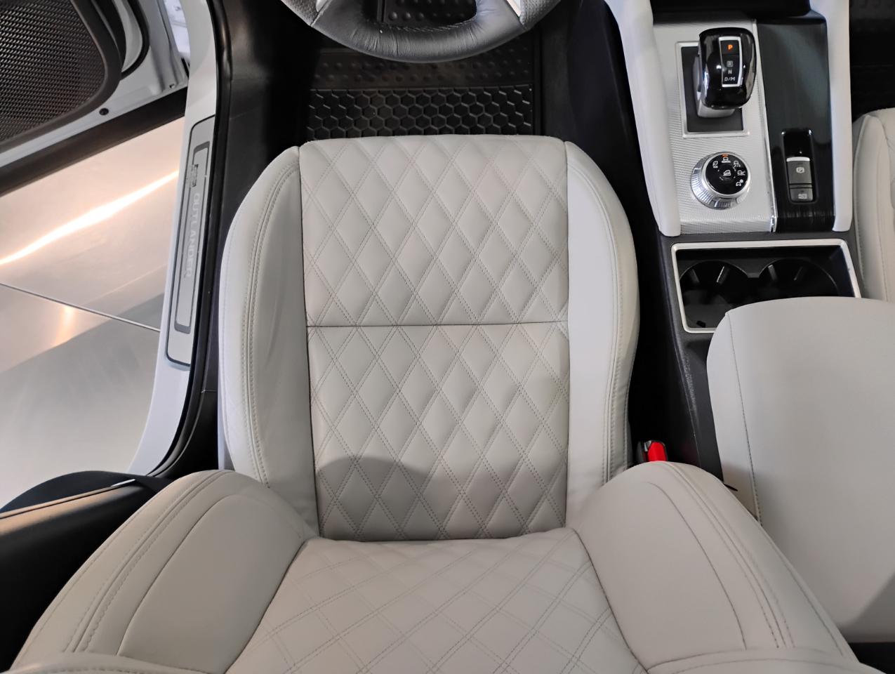 Mitsubishi Outlander SEL 2WD 2022