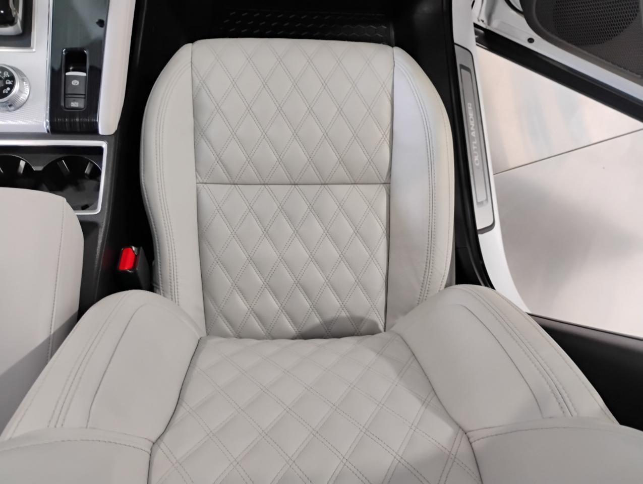 Mitsubishi Outlander SEL 2WD 2022