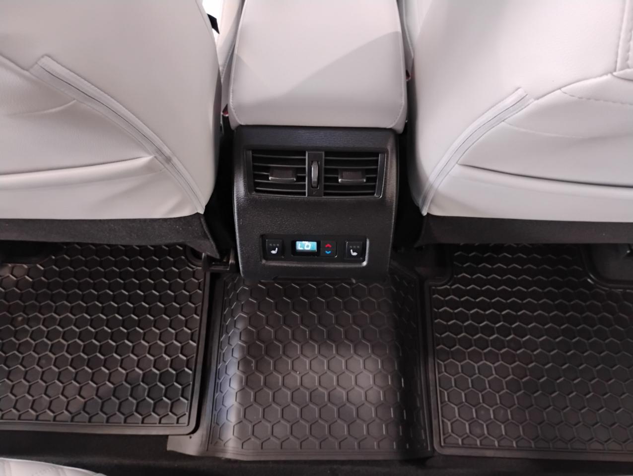 Mitsubishi Outlander SEL 2WD 2022