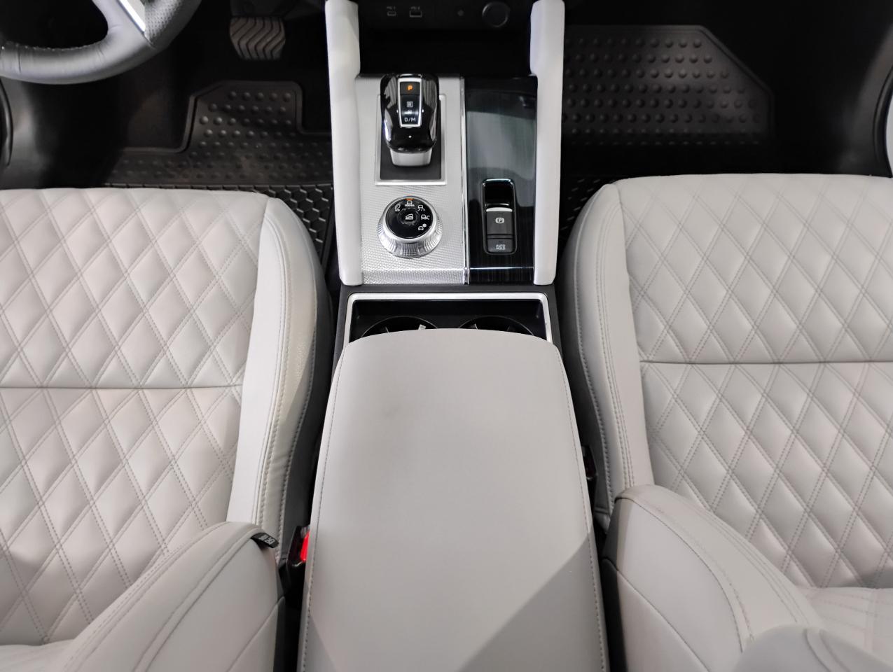 Mitsubishi Outlander SEL 2WD 2022