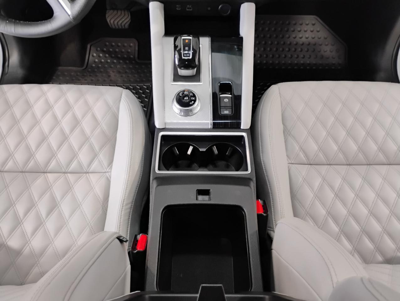 Mitsubishi Outlander SEL 2WD 2022