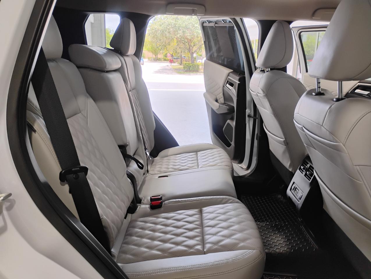Mitsubishi Outlander SEL 2WD 2022