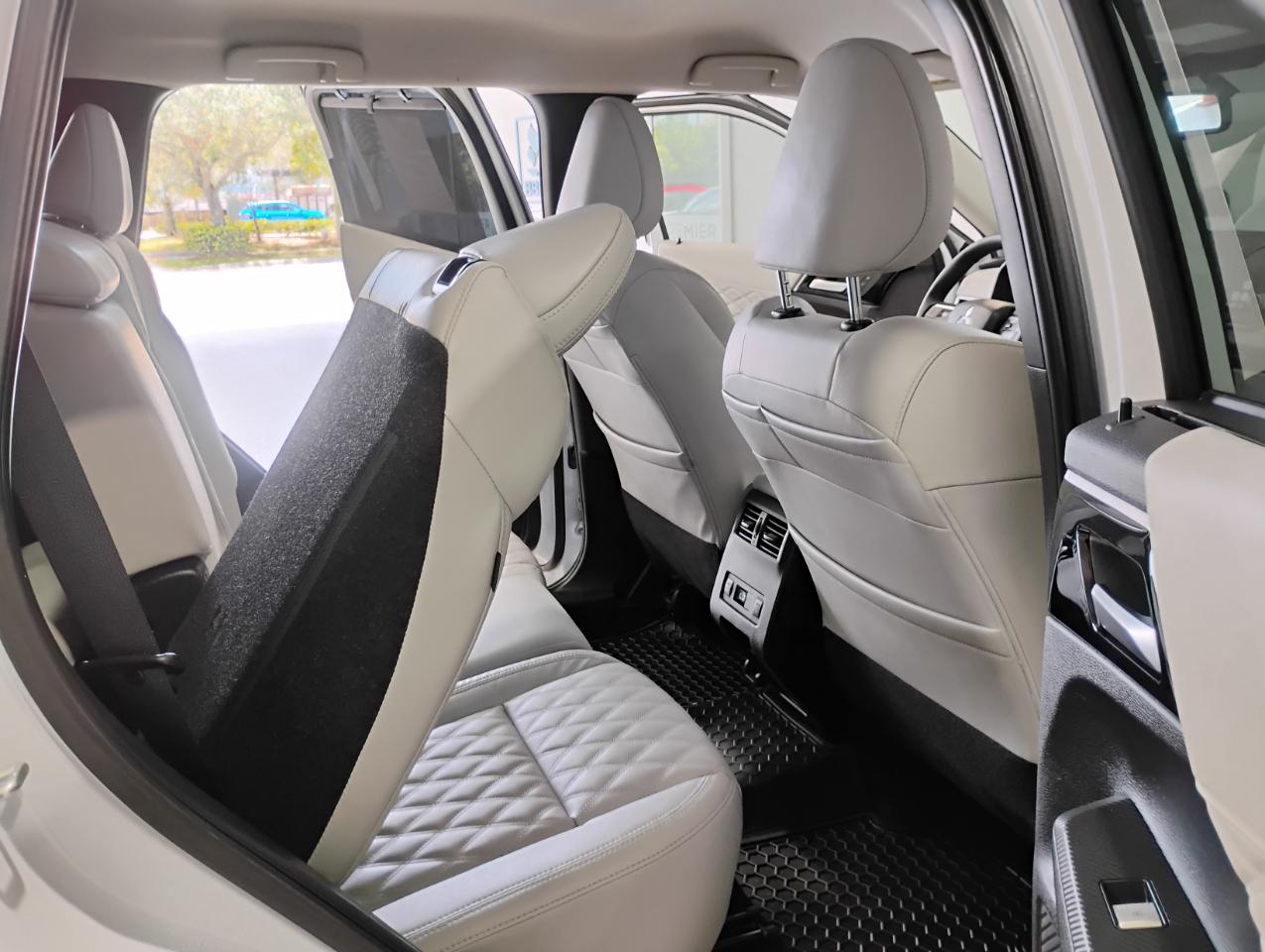 Mitsubishi Outlander SEL 2WD 2022