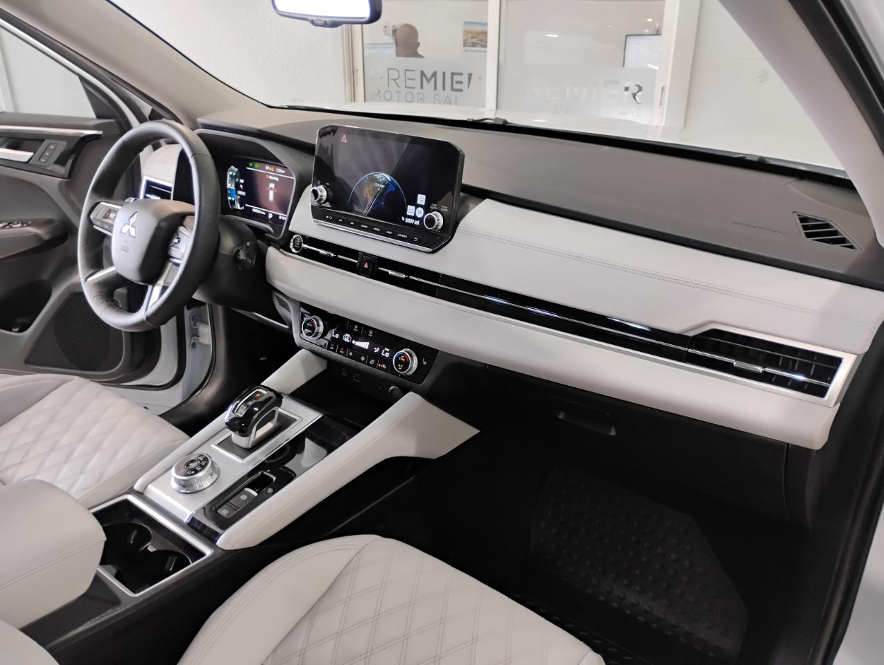 Mitsubishi Outlander SEL 2WD 2022