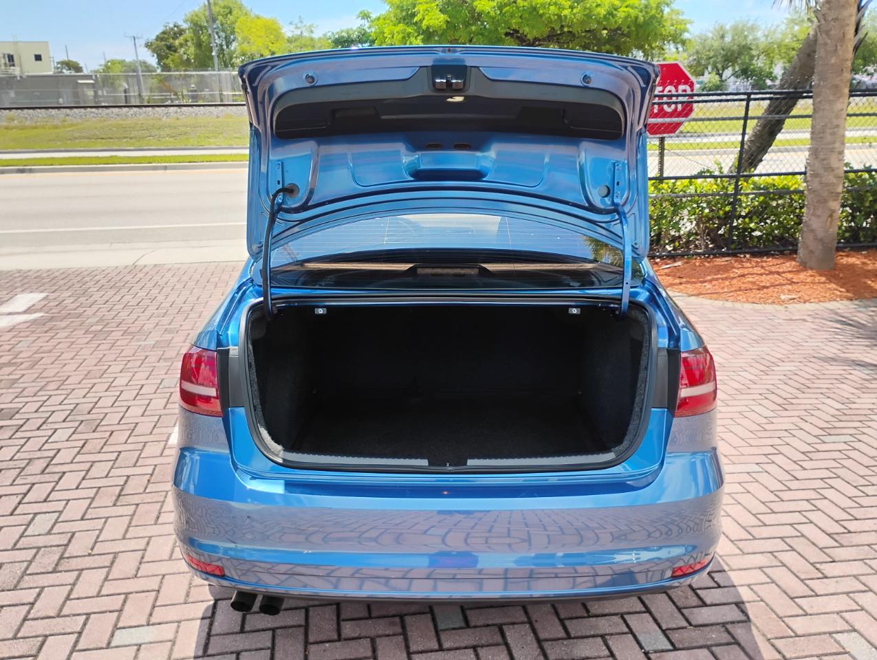 Volkswagen Jetta 1.4T S w/Technology 6A 2016