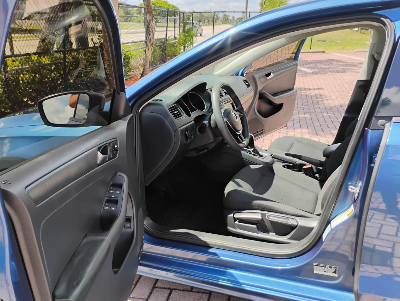 Volkswagen Jetta 1.4T S w/Technology 6A 2016