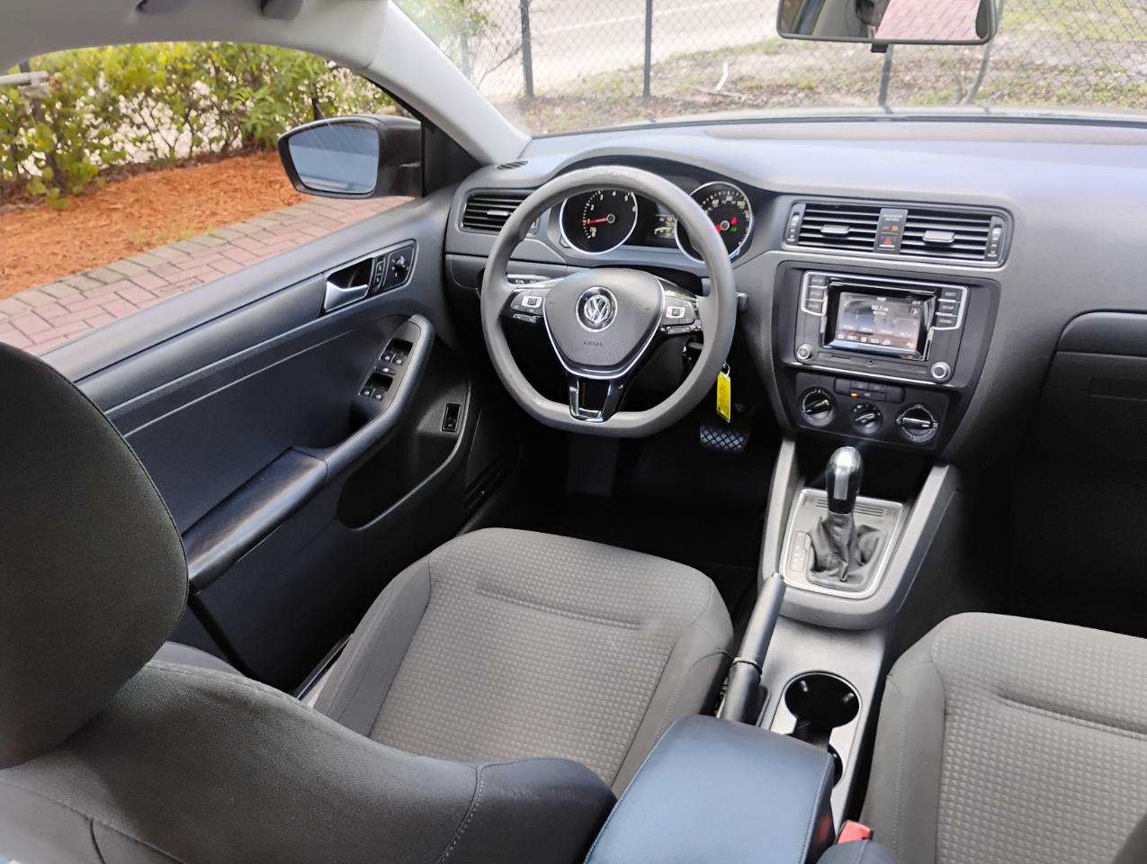 Volkswagen Jetta 1.4T S w/Technology 6A 2016
