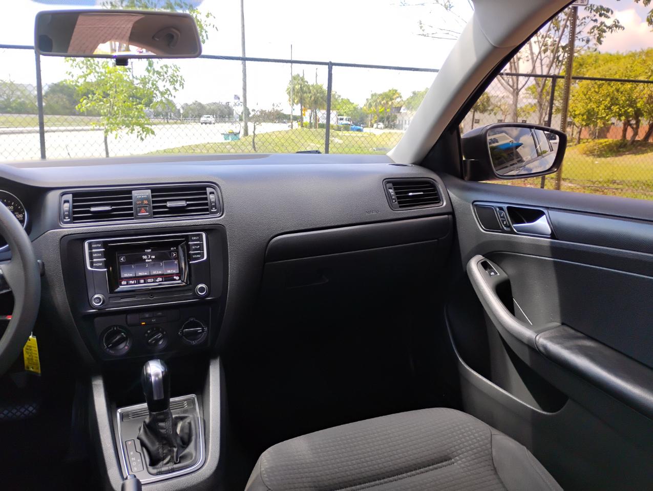 Volkswagen Jetta 1.4T S w/Technology 6A 2016