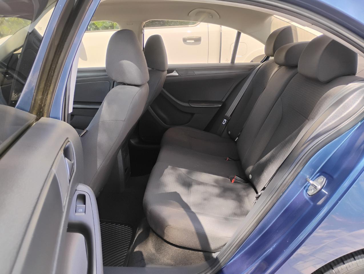 Volkswagen Jetta 1.4T S w/Technology 6A 2016
