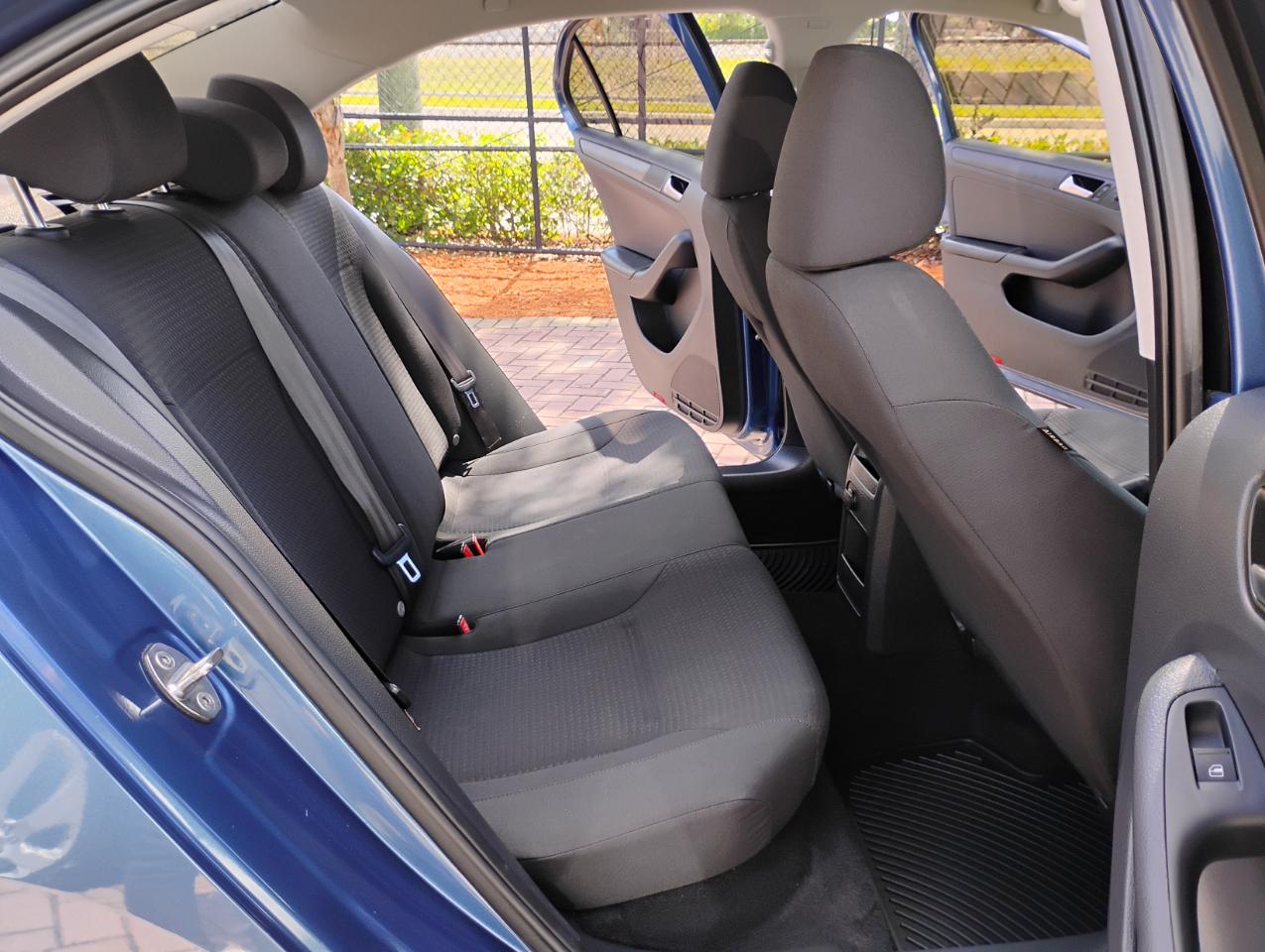 Volkswagen Jetta 1.4T S w/Technology 6A 2016