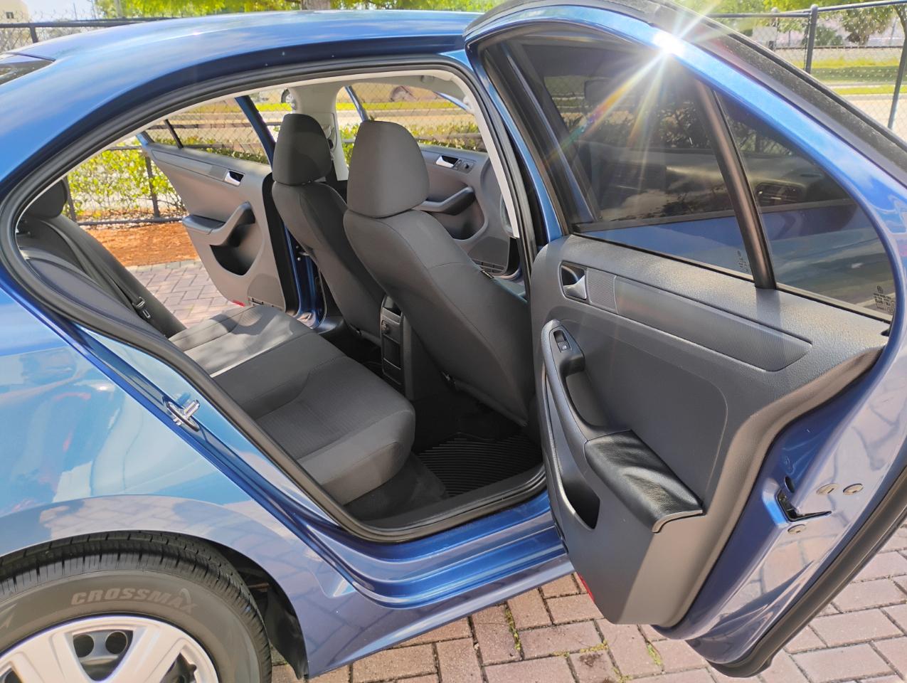 Volkswagen Jetta 1.4T S w/Technology 6A 2016
