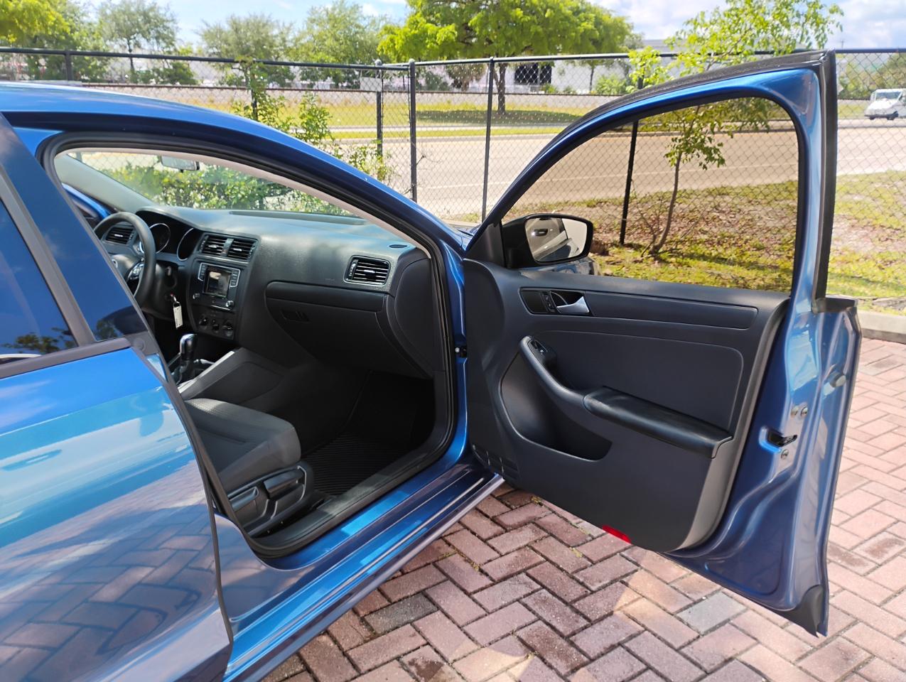 Volkswagen Jetta 1.4T S w/Technology 6A 2016