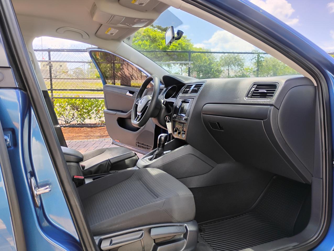 Volkswagen Jetta 1.4T S w/Technology 6A 2016
