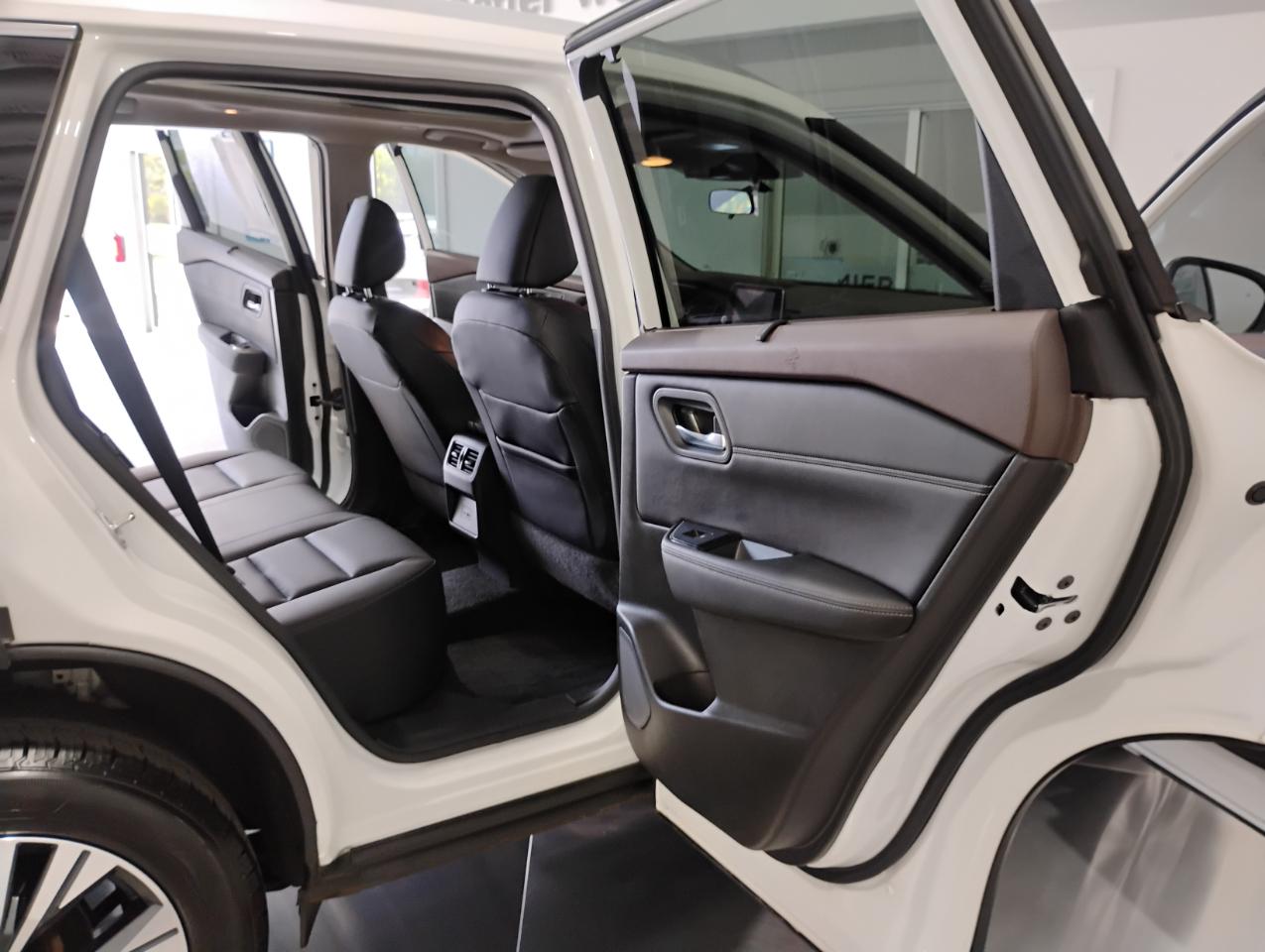 Nissan Rogue SV 2023