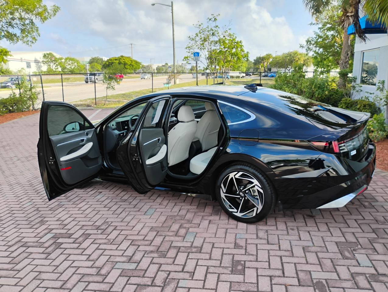 Hyundai Sonata SEL 2024