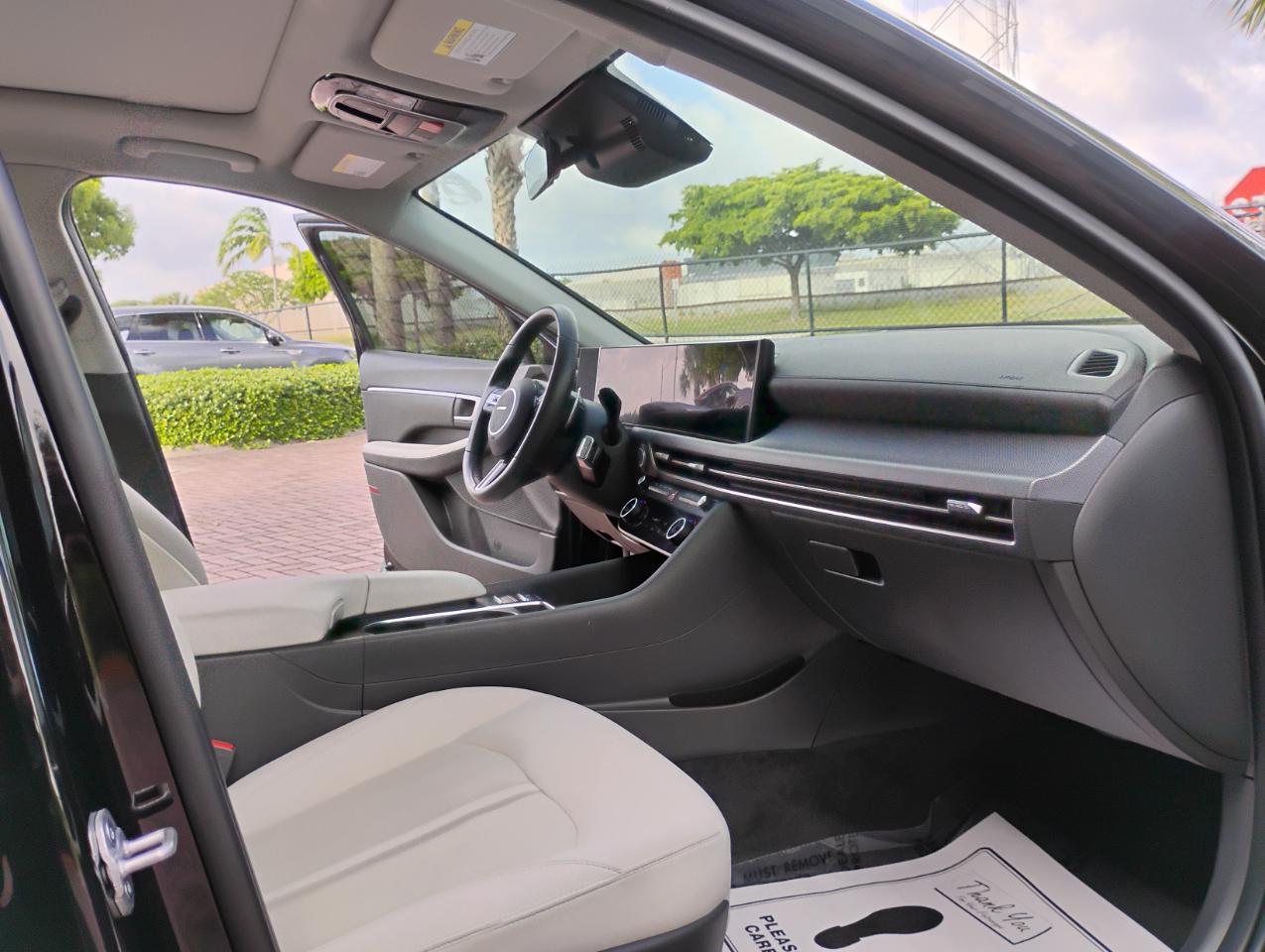 Hyundai Sonata SEL 2024