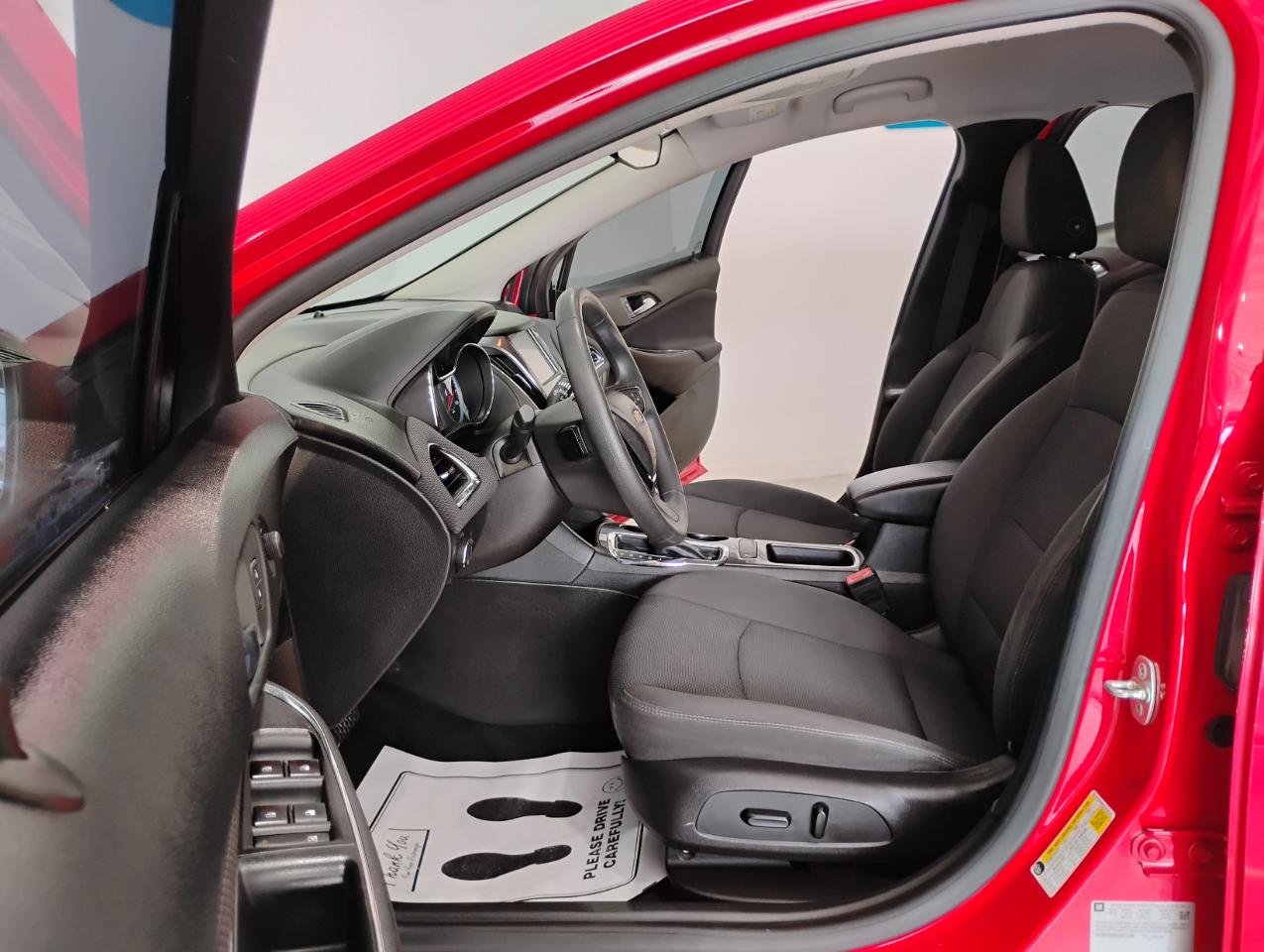 Chevrolet Cruze LT Auto Hatchback 2017