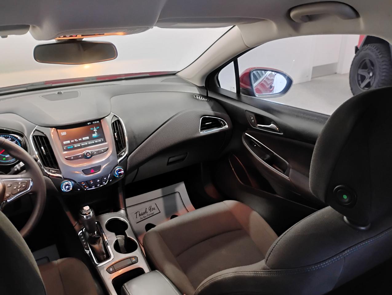 Chevrolet Cruze LT Auto Hatchback 2017