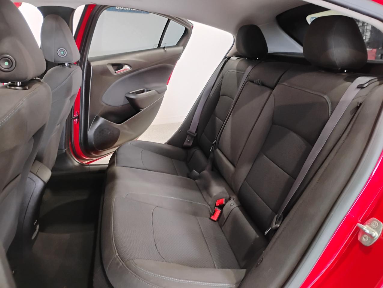 Chevrolet Cruze LT Auto Hatchback 2017