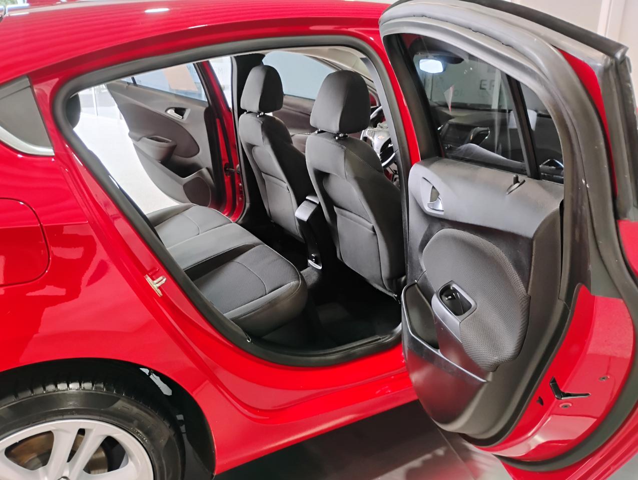 Chevrolet Cruze LT Auto Hatchback 2017