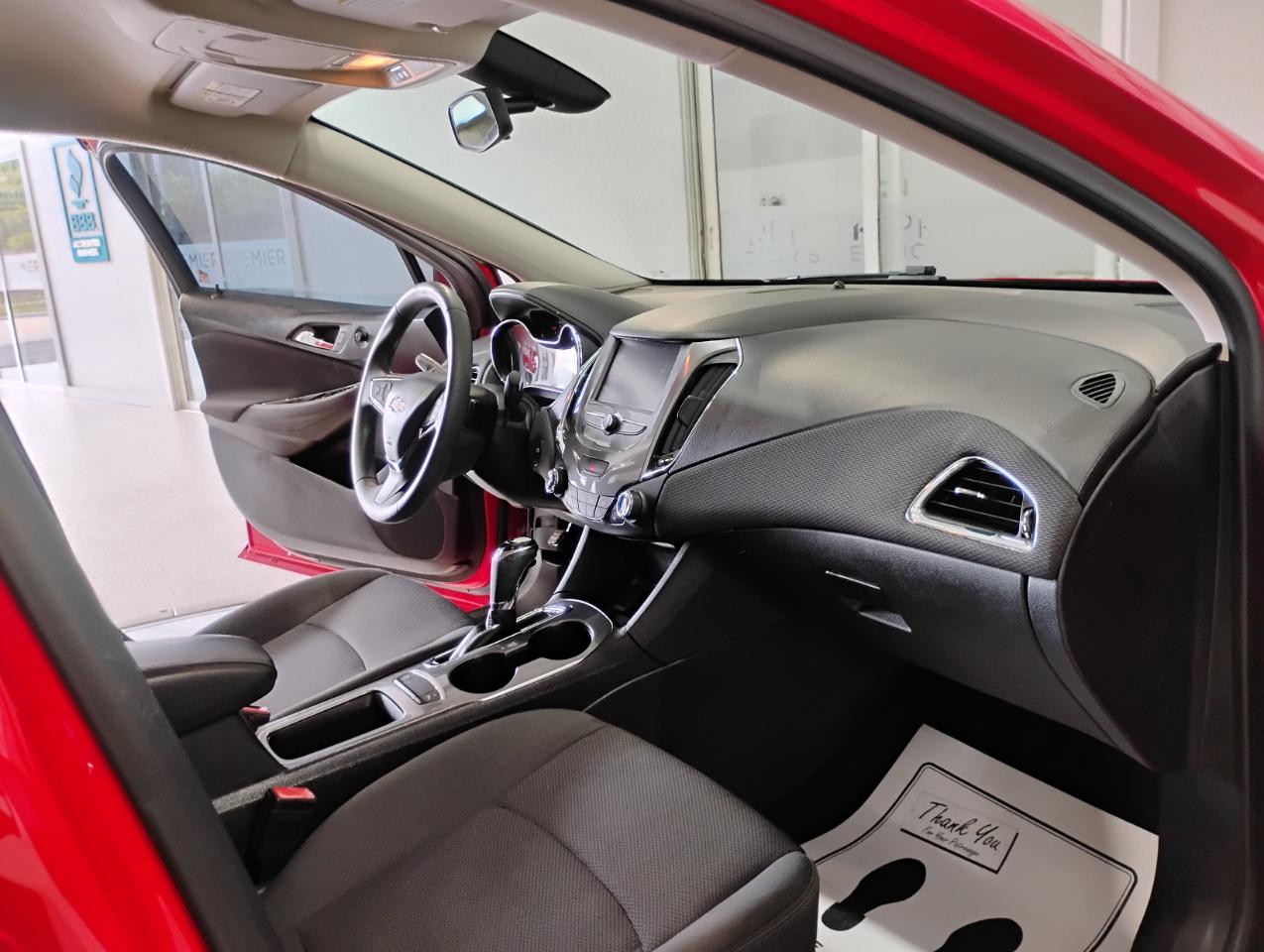 Chevrolet Cruze LT Auto Hatchback 2017