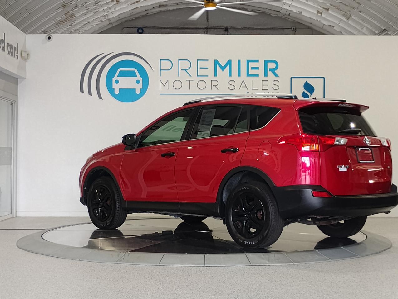 Toyota RAV4 LE FWD 2015