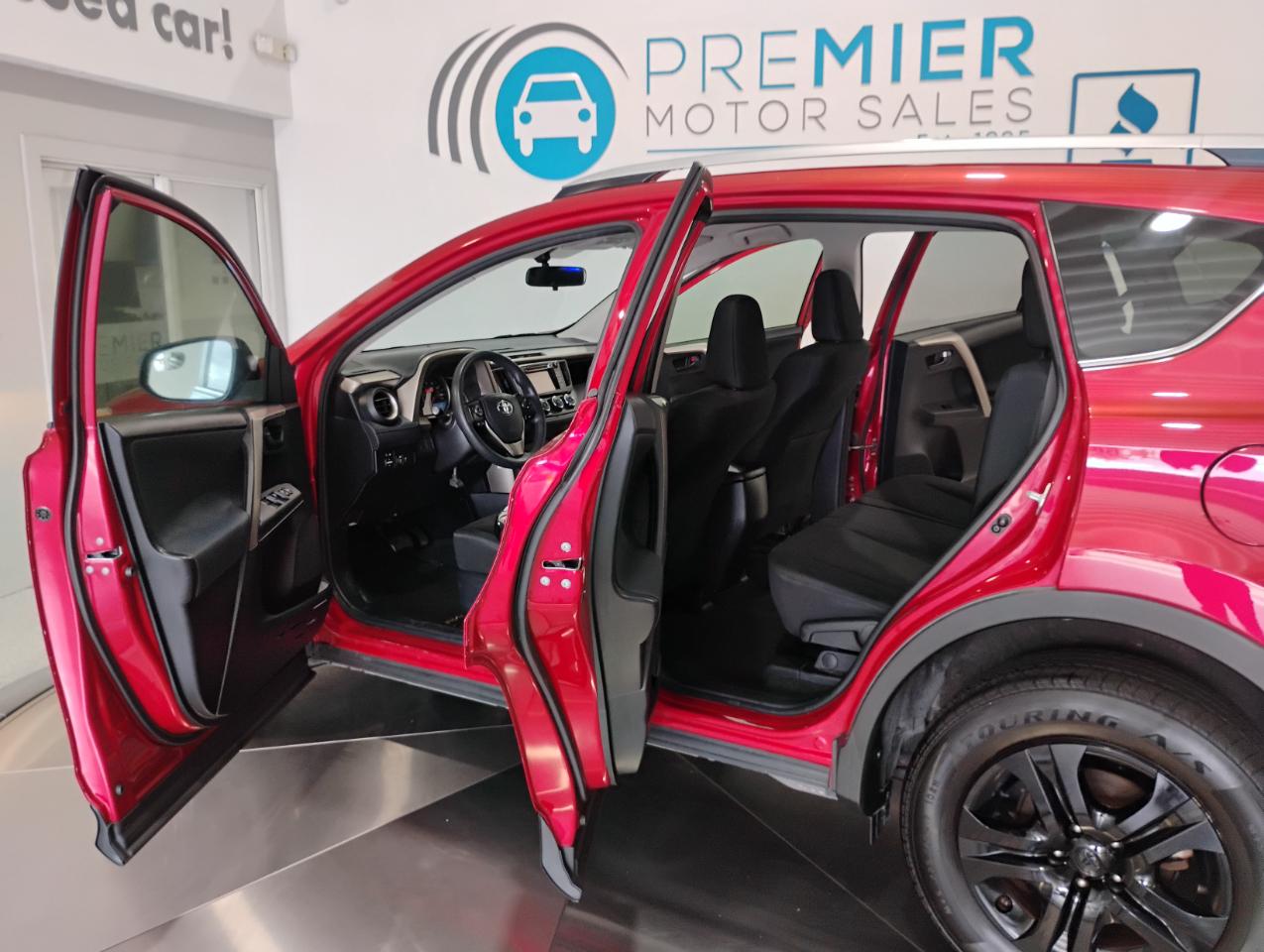 Toyota RAV4 LE FWD 2015